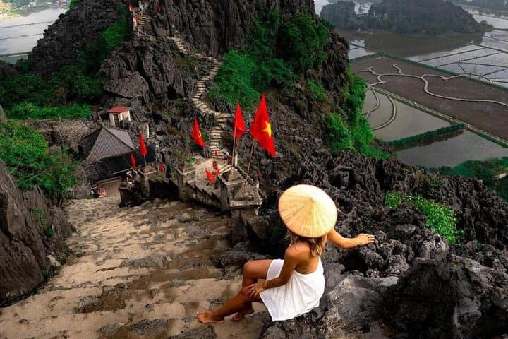 Full-Day Ninh Binh: Hoa Lu, Tam Coc Boat Ride & Mua Cave Hike