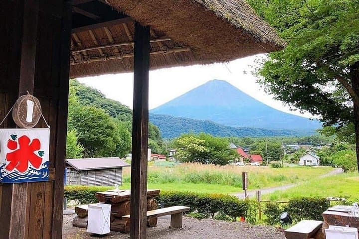 Mount Fuji Day Tour: Saiko Village, Kawaguchiko & Chureito Pagoda photo 1