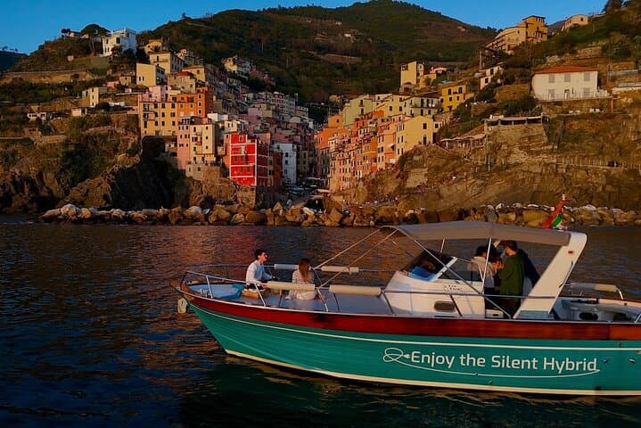 Cinque Terre Sunset Cruise from Monterosso: Aperitif & Coastal Views