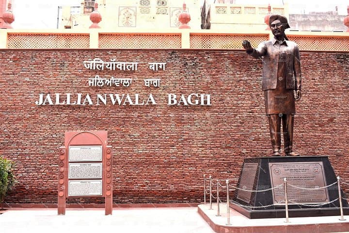Amritsar Golden Temple Day Trip From Delhi with Flights & Wagah Ceremony photo 3