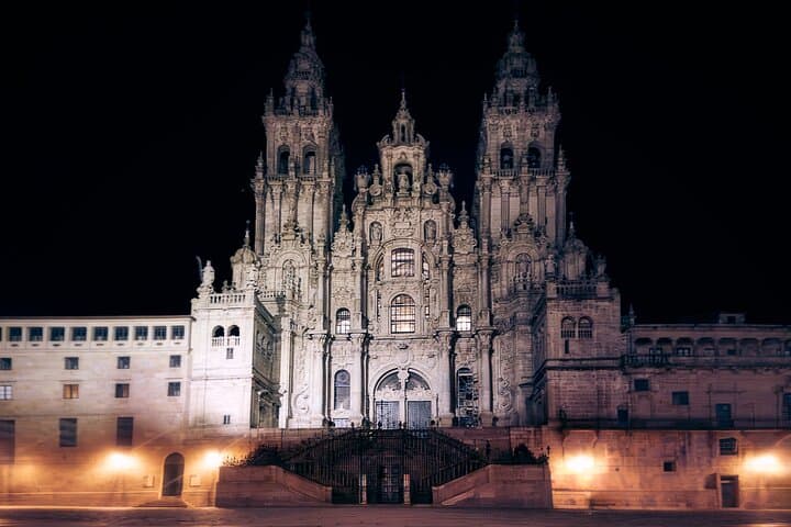 Premium Camino: Sarria to Santiago de Compostela in 7 Days