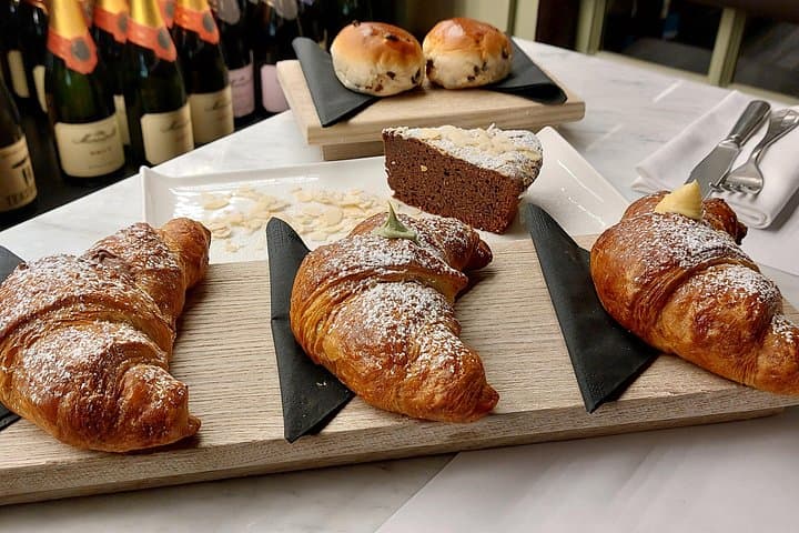 Trastevere Breakfast-to-Lunch Food Tour — Maritozzi, Coffee & Wine in Rome photo 4