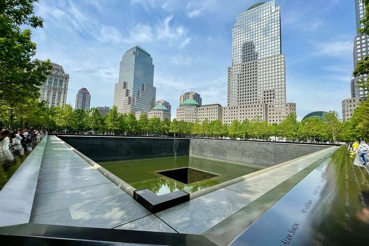 Private Ground Zero Walking Tour: 9/11 Memorial & One World Observatory photo 6