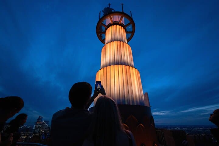 VIP Rock Pass: Top of the Rock Skylift, Beam & Hidden Rooftop Garden Guide photo 6