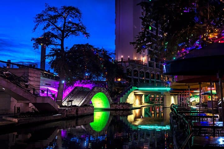 Enchanted River Lights Night Walk: A 3‑Hour San Antonio Holiday Stroll photo 5