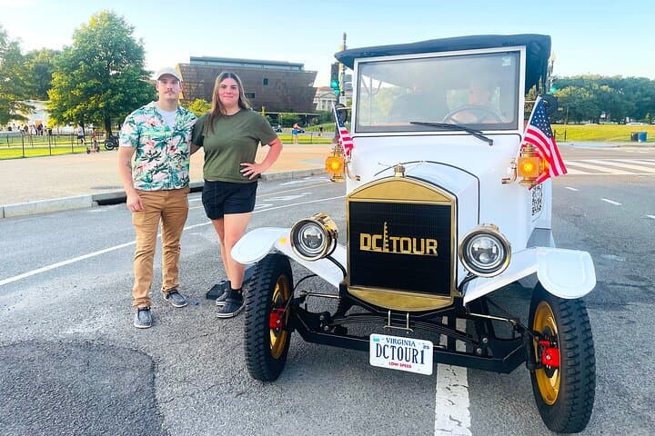 Day & Night Washington DC Vintage Car Monuments Tour photo 5