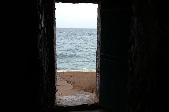Gorée Island & Place of Souvenir: A Walking Tour Through Memory and Community photo 2