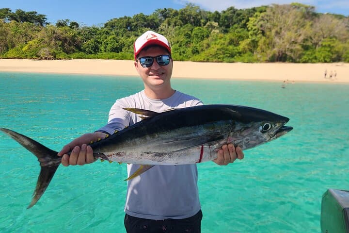 Private Sport Fishing to South Pearl Islands — 10-Hour 38ft Charter from Panama City photo 2