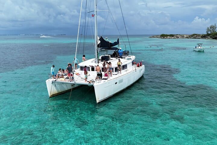Catamaran to Pig Beach: Snorkel Turtles, Pigs & Lunch from Nassau