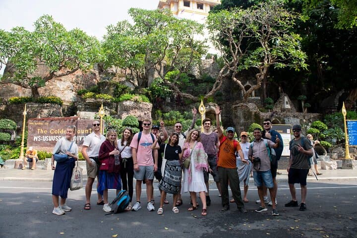 Bangkok City Session Walking Tour — Golden Mount, Giant Swing & Khao San Afternoon Stroll photo 2
