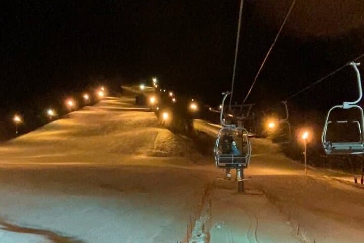 Starry Sapporo Twilight Ski & Onsen: Night Slopes and Hot Spring Soak photo 2