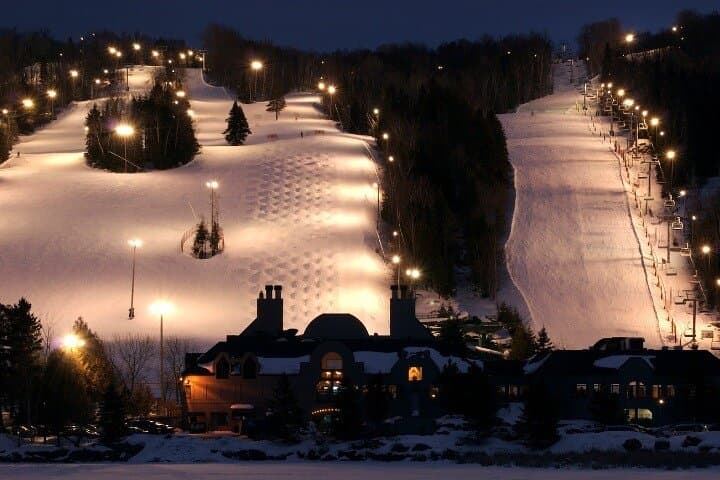 Starry Sapporo Twilight Ski & Onsen: Night Slopes and Hot Spring Soak