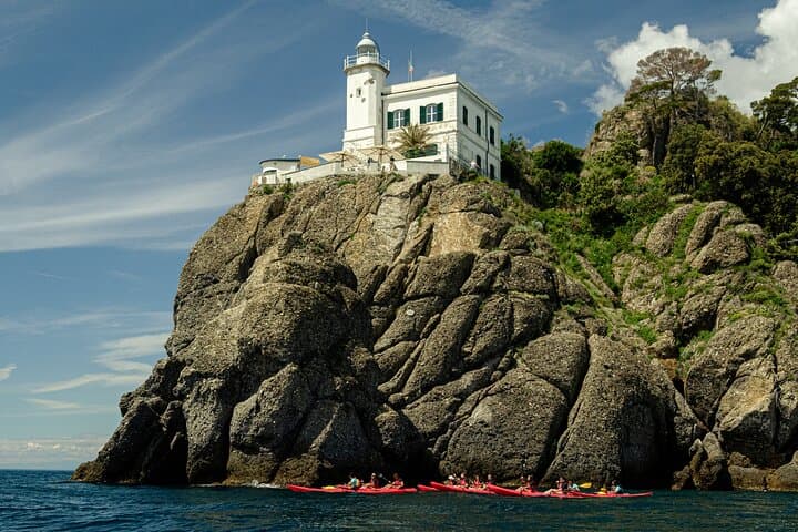 Portofino Kayak Tour: Paddle from Paraggi to the Lighthouse