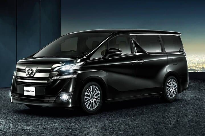 Discover Hong Kong by Private Car: 8-Hour Personalized City Tour photo 5
