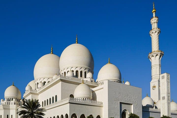 Full-Day Abu Dhabi Tour from Dubai — Sheikh Zayed Mosque, Qasr Al Watan & Dates Market photo 2