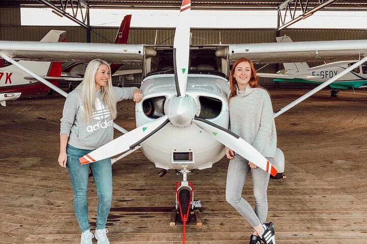 Private Plane Sightseeing Over Vienna: Custom Aerodrome Flights