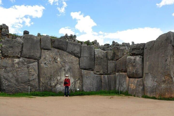6-Day Cusco to Machu Picchu & Rainbow Mountain Adventure photo 5