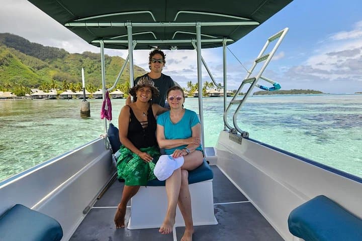 Moorea Private Eco Boat Cruise with Native Crew — Snorkel Bays & Marine Reserve photo 3