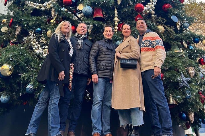 New York Christmas Holiday Lights Private Walking Tour — Rockefeller, Macy's & Bryant Park photo 1