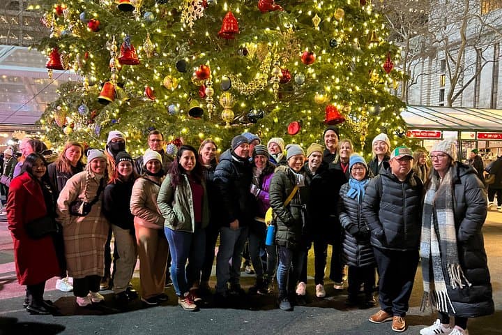 New York Christmas Holiday Lights Private Walking Tour — Rockefeller, Macy's & Bryant Park photo 4