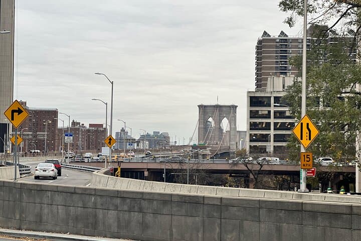 Brooklyn Bridge to DUMBO Private Walking Tour | Brooklyn Heights Promenade