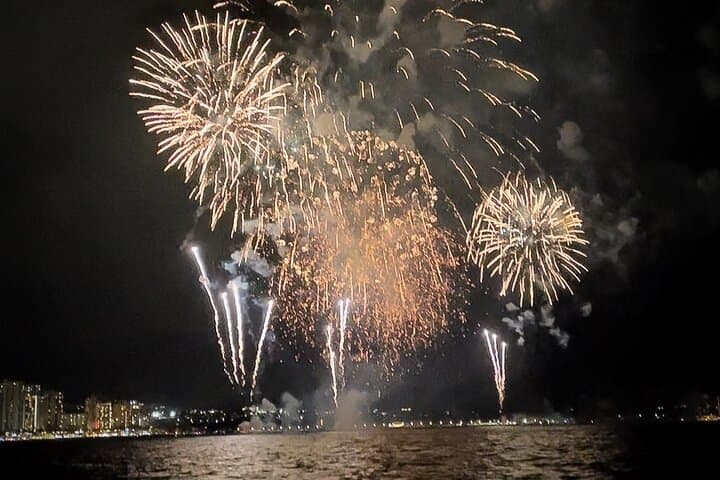 Private Waikiki Fireworks Cruise: Sunset, Skyline & Diamond Head Views photo 2