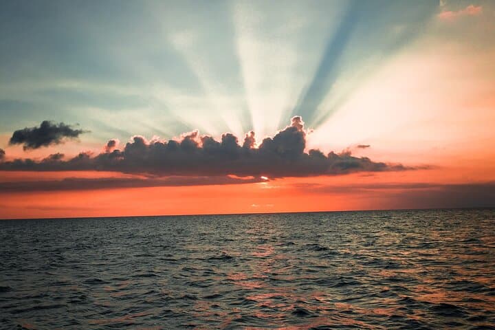 Private Waikiki Fireworks Cruise: Sunset, Skyline & Diamond Head Views photo 4