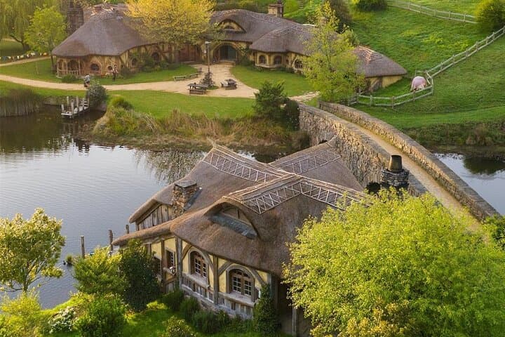Two-Day Hobbiton, Waitomo & Raglan Private Tour from Hamilton photo 4
