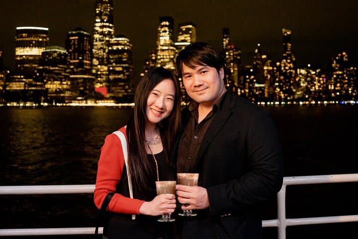 Holiday Dinner Cruise with Cocoa — NYC Evening Skyline and Festive Dinner Cruise