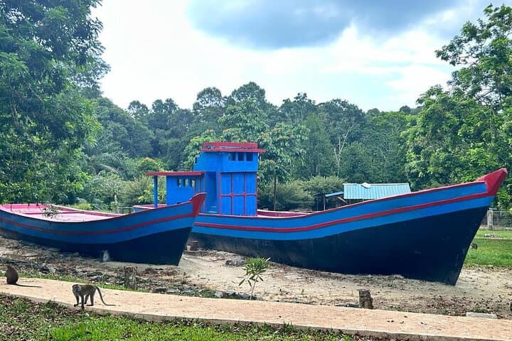 Batam Heritage Day Tour: Barelang Bridge, Galang Refugee Camp, Ferry Lunch & Traditional Massage photo 2