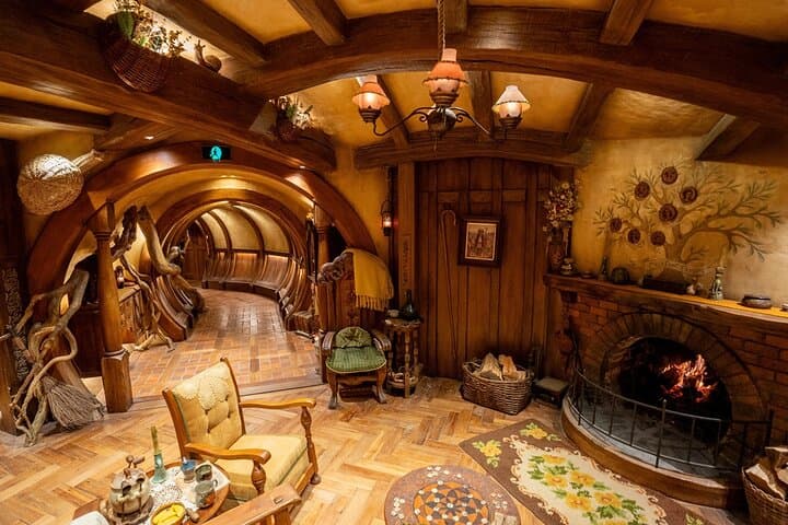 Two-Day Hobbiton, Waitomo & Raglan Private Tour from Hamilton photo 5