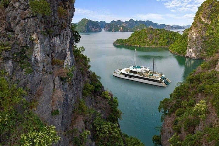 Premium Catamaran Cruise: Hanoi to Ha Long and Lan Ha Bay