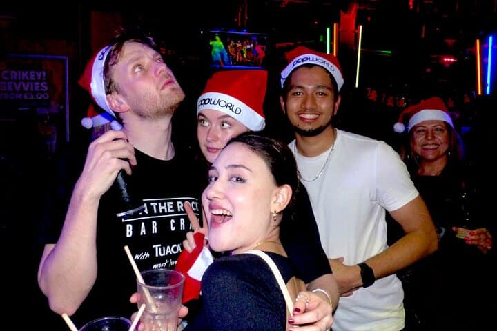 Edinburgh Christmas Bar Crawl: Old Town Festive Pub Tour & Night Out photo 5