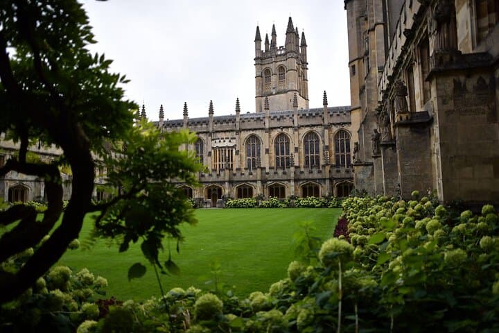 Private Day Trip from London to Oxford and Cotswolds Villages photo 3
