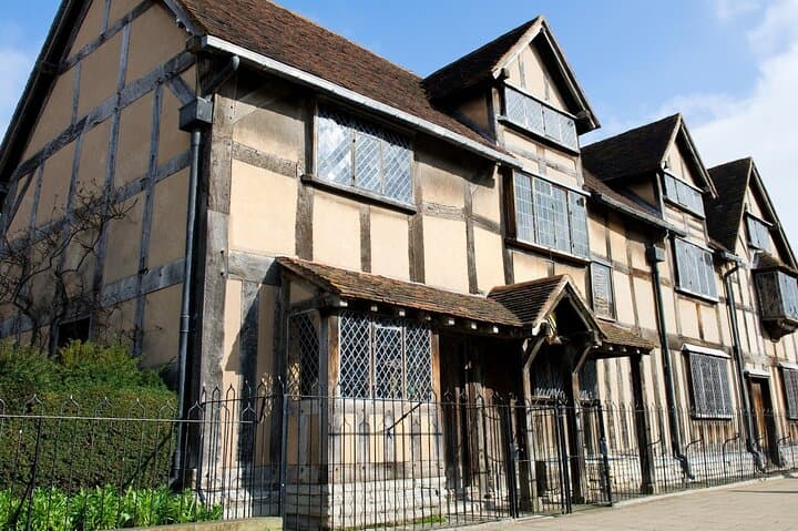Private Day Trip from London to Stratford, Oxford & the Cotswolds photo 2