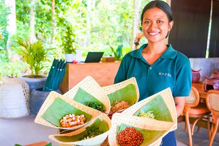 Kaura Pool and Dine: Village Activities, Lunch & Infinity Pool Day Trip from Ubud photo 4