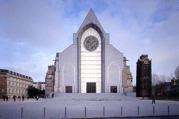 Self-Guided Lille City Walk: 8 km Audio Tour in 7 Languages photo 3