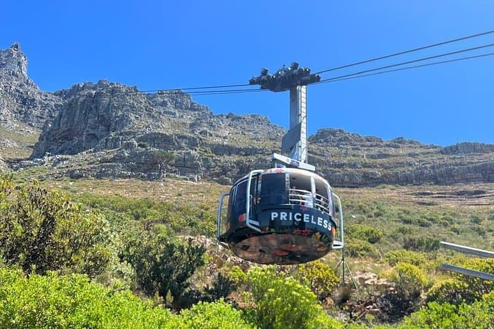 Table Mountain Cable Car & AFROGEM: Half-Day Panoramas and Gemstone Workshop