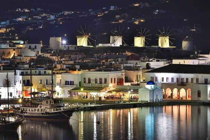 Night in Chora: Mykonos Town Bar Crawl with a Local Guide