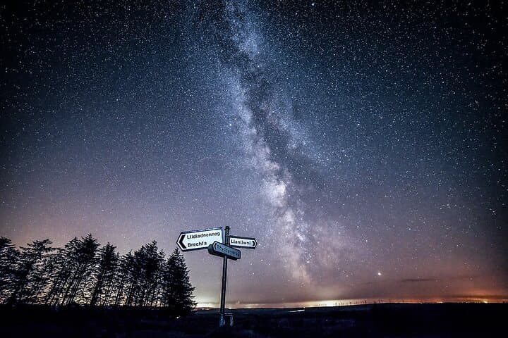 Stargazing Road Trip Across Wales: Dark Skies from the Valleys to Eryri
