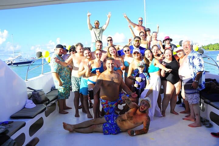 Punta Cana Catamaran Party Boat & Snorkel: Sandbar, Natural Pool and Family Fun