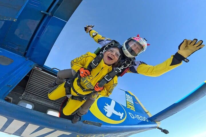 Tandem Skydiving Near Seville — 4,000m Freefall Over Andalusia