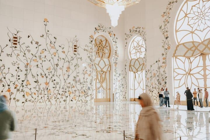 Private Sheikh Zayed Grand Mosque Guided Tour from Dubai — Abu Dhabi Cultural Visit photo 6