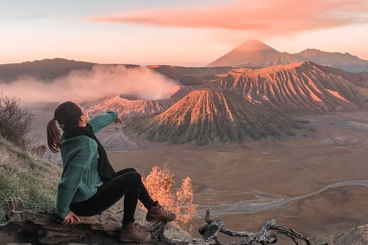 3-Day Mount Bromo & Ijen Blue Fire Private Tour with 4-Star Hotels photo 2