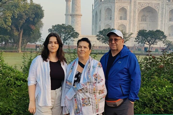 VIP Skip-the-Line Taj Mahal & Agra Fort Tour — 3-Hour Guided Visit photo 3