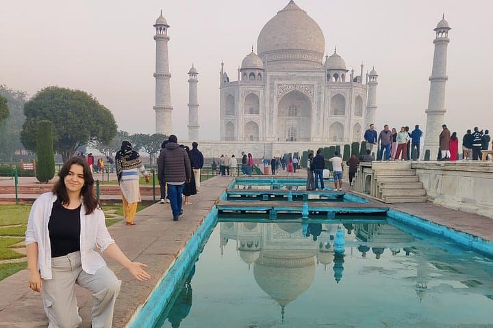 VIP Skip-the-Line Taj Mahal & Agra Fort Tour — 3-Hour Guided Visit photo 4