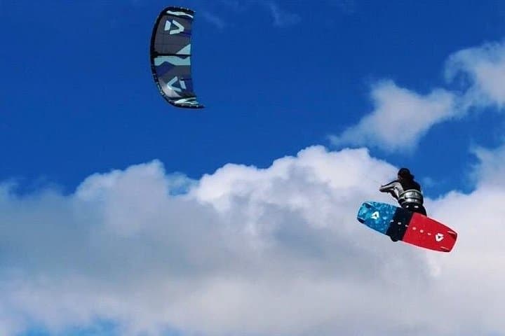 Kitesurfing on Ishigaki Island: Learn to Fly Over Turquoise Waters with Local Lunch photo 3
