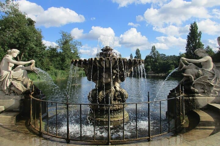 Palaces and Protests: Self‑Guided Walk Through Kensington Gardens & Hyde Park photo 2