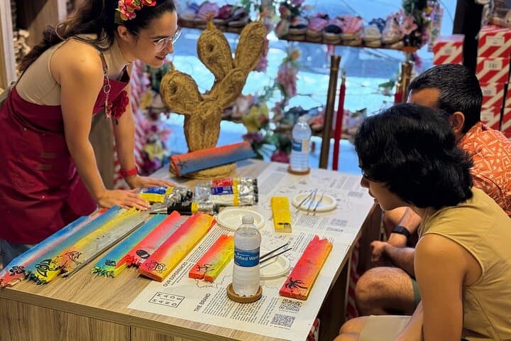 make-caribbean-driftwood-signs-in-old-san-juan-hands-on-workshop photo 2