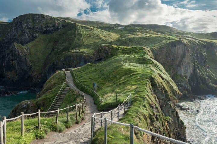 From Belfast Murals to Giant's Causeway: Full-Day Private Coastal Tour photo 2